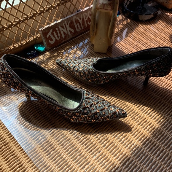 Dazzling beautiful Boho Beaded sequin shoes - Picture 2 of 6